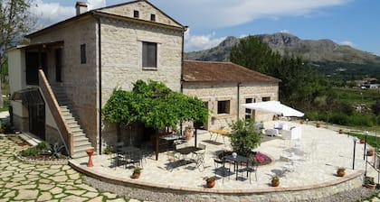 MONOLOCALE IN AGRITURISMO