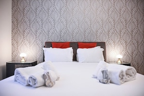 4 bedrooms, desk, iron/ironing board, free WiFi