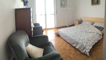 1 chambre, fer et planche Ă repasser, Wi-Fi gratuit, draps fournis