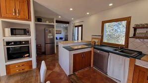 Coffee/tea maker, fridge, microwave, oven - Villa for 6 people with pool in Valldemossa. Ideal for families (Valldemossa)