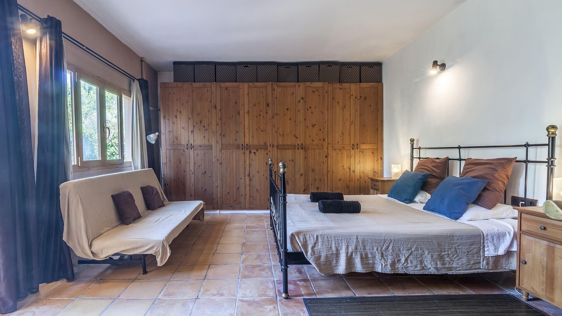 3 chambres, fer et planche à repasser, Wi-Fi gratuit, draps fournis