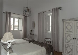 3 bedrooms, iron/ironing board, travel cot, WiFi