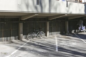 Property grounds - HOW I WAS HOME: LARGE SPACES, WIFI, BIKE AND PRIVATE PARKING AND FLORENCE IS YOURS! (Firenze)