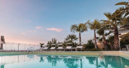 Villa with Pool 150 meters from the sea wi fi 3 bedrooms 3 bathrooms