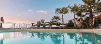 Villa con Piscina 150 mt dal mare 8 posti letto wi fi 3 camere 3 bagni oc