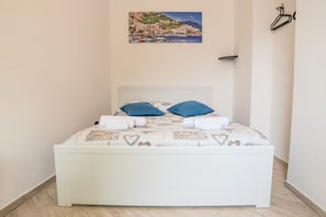 2 chambres, bureau, fer et planche à repasser, Wi-Fi gratuit