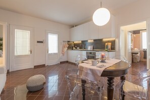 Dining - Palazzo Spada - App. Flamingo penthouse with terrace overlooking the Po River (Codigoro)