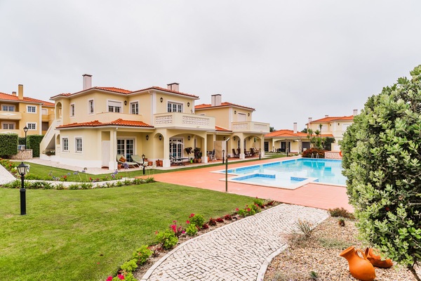 Piscina e Jardim
