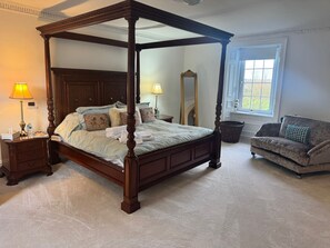 4 Schlafzimmer, Bügeleisen/Bügelbrett, Reisekinderbett, kostenloses WLAN