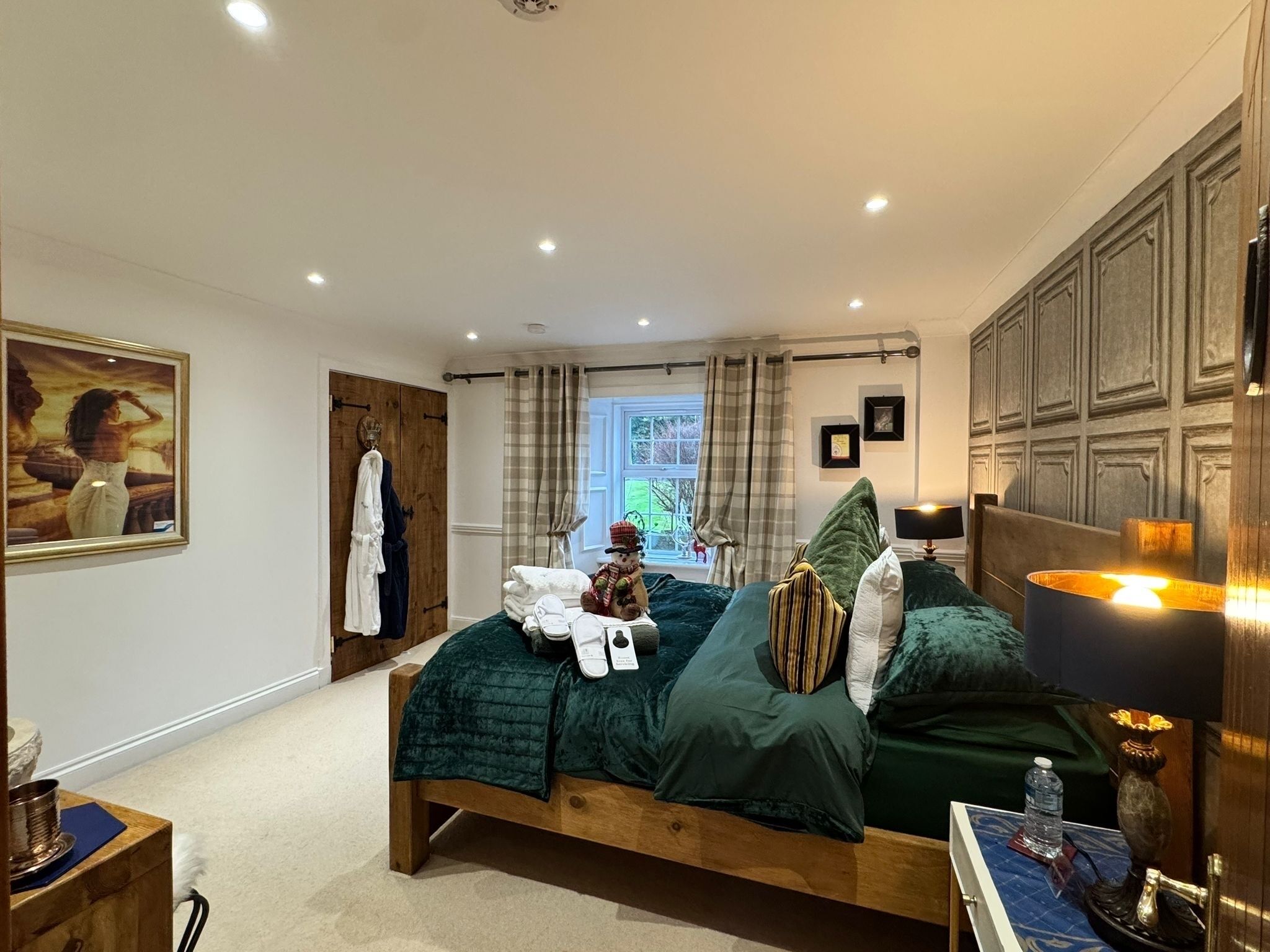 4 bedrooms, iron/ironing board, travel crib, free WiFi