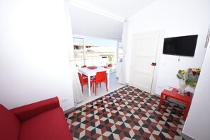 Smart TV, DVD player, books