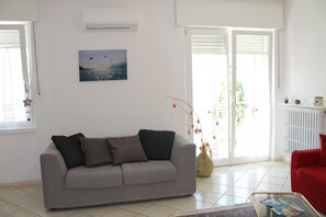 スマートテレビ、DVD プレーヤー、ステレオ