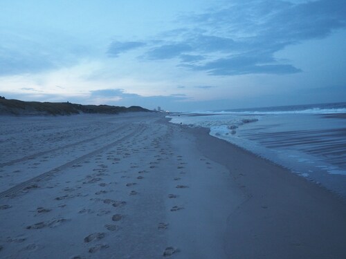 Cozy vacation apartment right on the beach