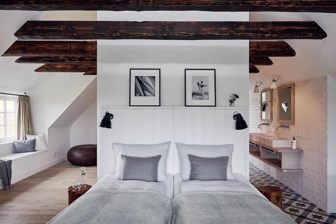 2 bedrooms, iron/ironing board, Internet, bed sheets