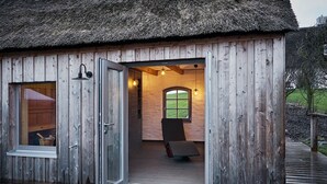 Terrace/patio - Tede Warft Seaside Cottage North| Kamin, Sauna (Pellworm)