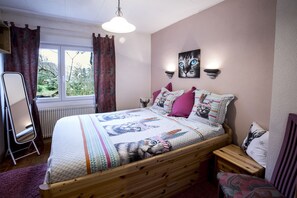 3 bedrooms, iron/ironing board, travel cot, free WiFi