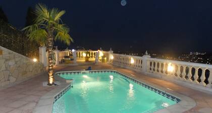 T2 mit großer Terrasse, Meerblick von Cannes nach Estérel, ruhig, Südlage