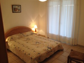 2 chambres, fer et planche à repasser, Wi-Fi gratuit