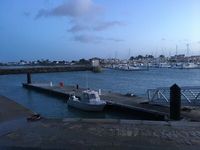 Quiet, sea view - 1st floor detached villa with garden - 150 m beach