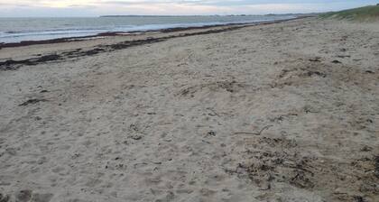 Au grand calme - 1er étage villa indépendant avec jardin - 150 m plage