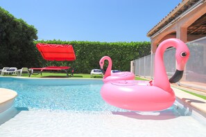 Outdoor pool - Spacious Villa - AC - Private Secure Pool - Near Beach & Golf (Villeneuve-Loubet)