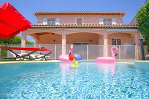 Outdoor pool - Spacious Villa - AC - Private Secure Pool - Near Beach & Golf (Villeneuve-Loubet)