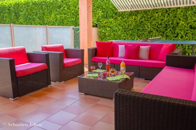 Spacious Villa - AC - Private Secure Pool - Near Beach & Golf