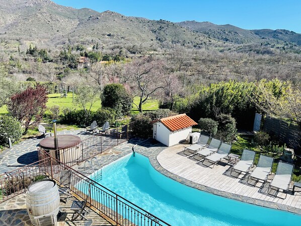 Outdoor pool, a heated pool