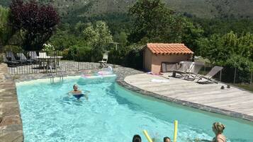 Piscine extérieure, piscine chauffée