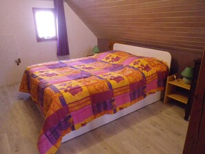 2 dormitorios, tabla de planchar con plancha, wifi gratis