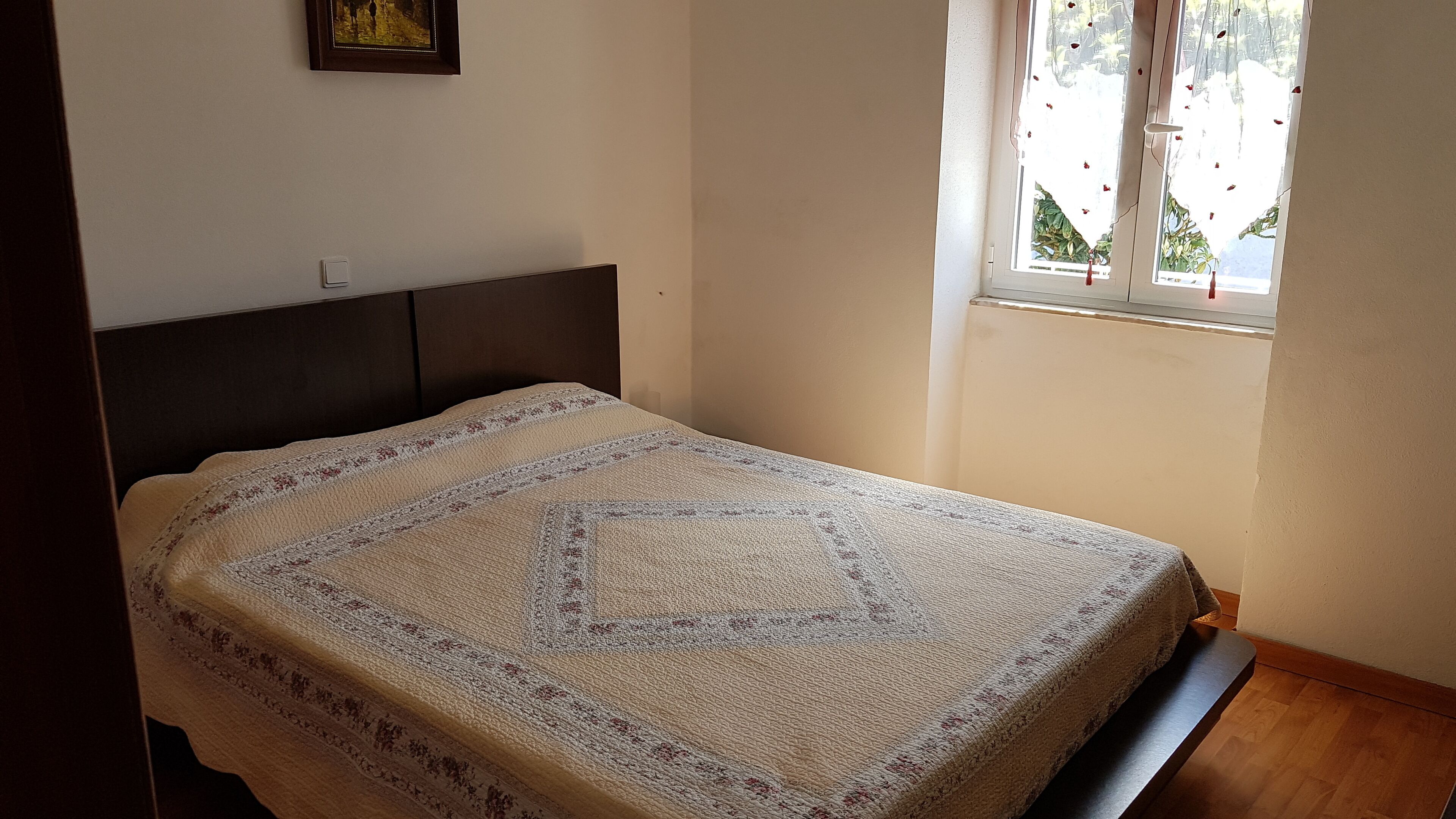 3 bedrooms, iron/ironing board, travel crib, free WiFi