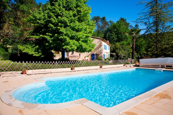 Piscine extérieure, piscine chauffée