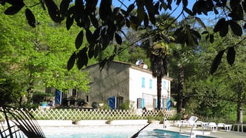 Piscine extérieure, piscine chauffée