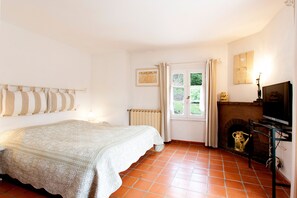 4 chambres, fer et planche Ă repasser, Wi-Fi, draps fournis