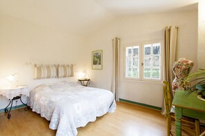 4 makuuhuonetta, silitysrauta/-lauta, Wi-Fi, vuodevaatteet