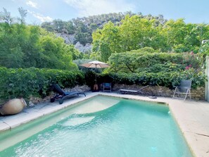Pool - Gîte le chat vert. The most beautiful villages in France  (Robion)