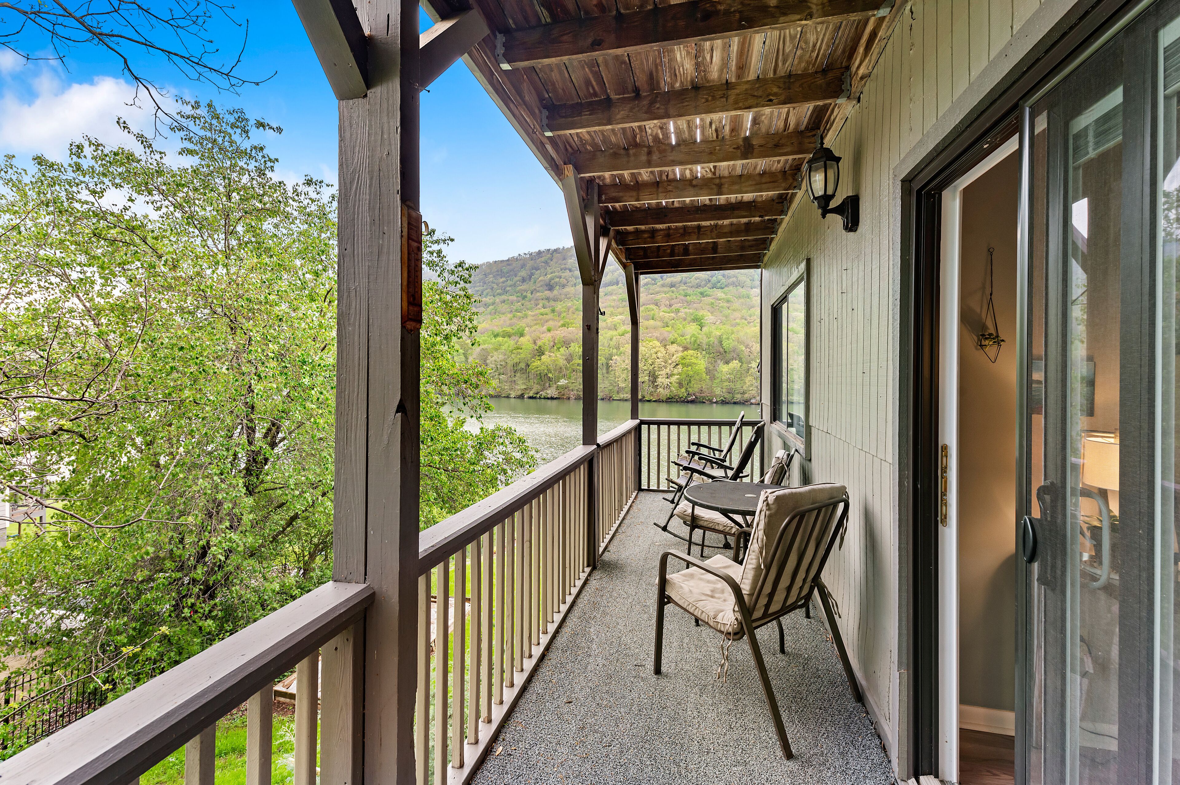 Unit I - River/Mountain View Condo! Water/Dock Access, Free Kayaks/Paddle Boards