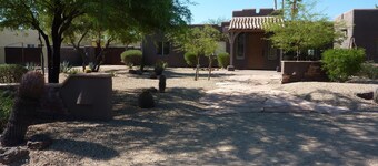 Scottsdale Guest Suite
