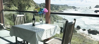 A Romantic Getaway at the "White Water Cove" At Ocean View Rainbow Rock! 