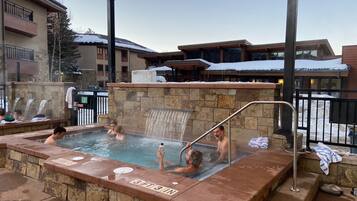 Piscina interna, piscina externa