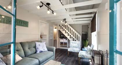 Yellow Beach House 500' to the Waves- Electric Car Charger!