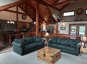 Televisión, chimenea y futbolito 