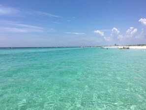 On the beach - Newly Renovated 4/3 OCEANFRONT BEACH HOUSE HOTTUB +Private POOL (Panama City Beach)