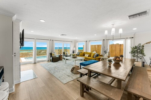 EXCLUSIVE OCEANFRONT 4/3 BEACH HOUSE HOTTUB +Private POOL