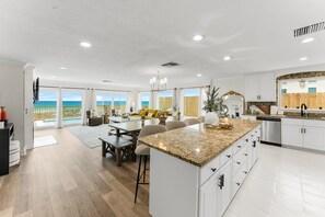 Fridge, microwave, oven, stovetop - Newly Renovated 4/3 OCEANFRONT BEACH HOUSE HOTTUB +Private POOL (Panama City Beach)