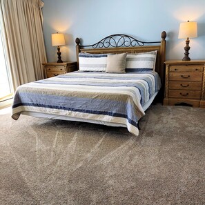 3 bedrooms, iron/ironing board, free WiFi, bed sheets - Great Unit, Great Complex! Free Beach Chairs! (Panama City Beach)