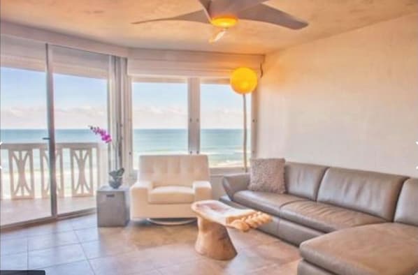 TV, DVD-spiller og bøker