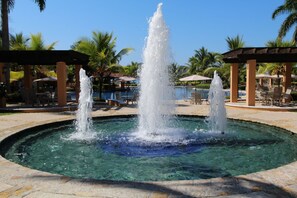 Piscine extérieure, piscine chauffée