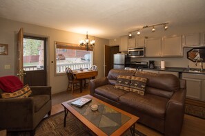 Smart-TV, Kamin, Videospiele