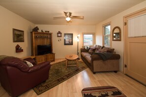 Smart TV, fireplace, video games